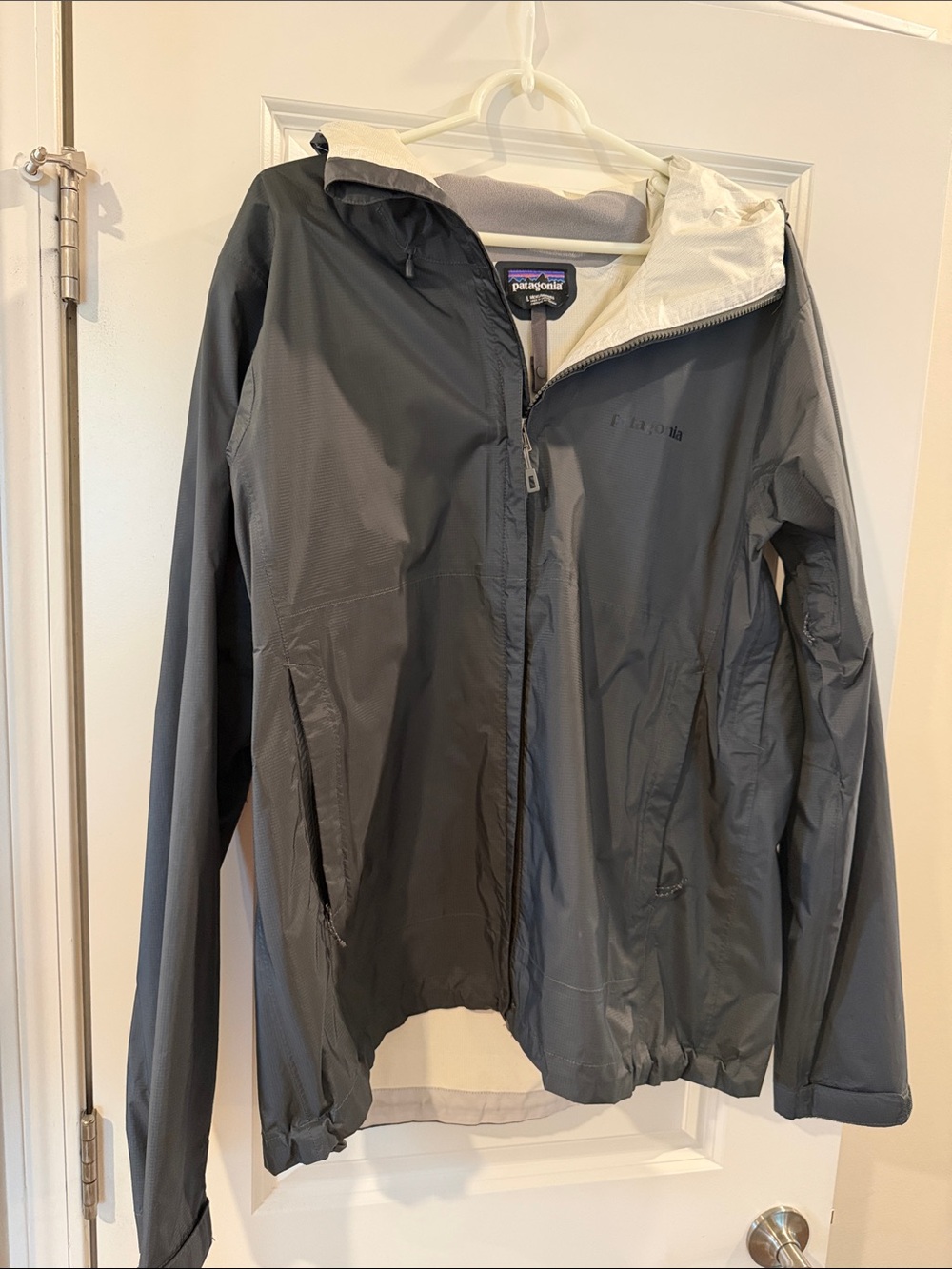 Patagonia Men’s Charcoal Hooded Windbreaker Jacket